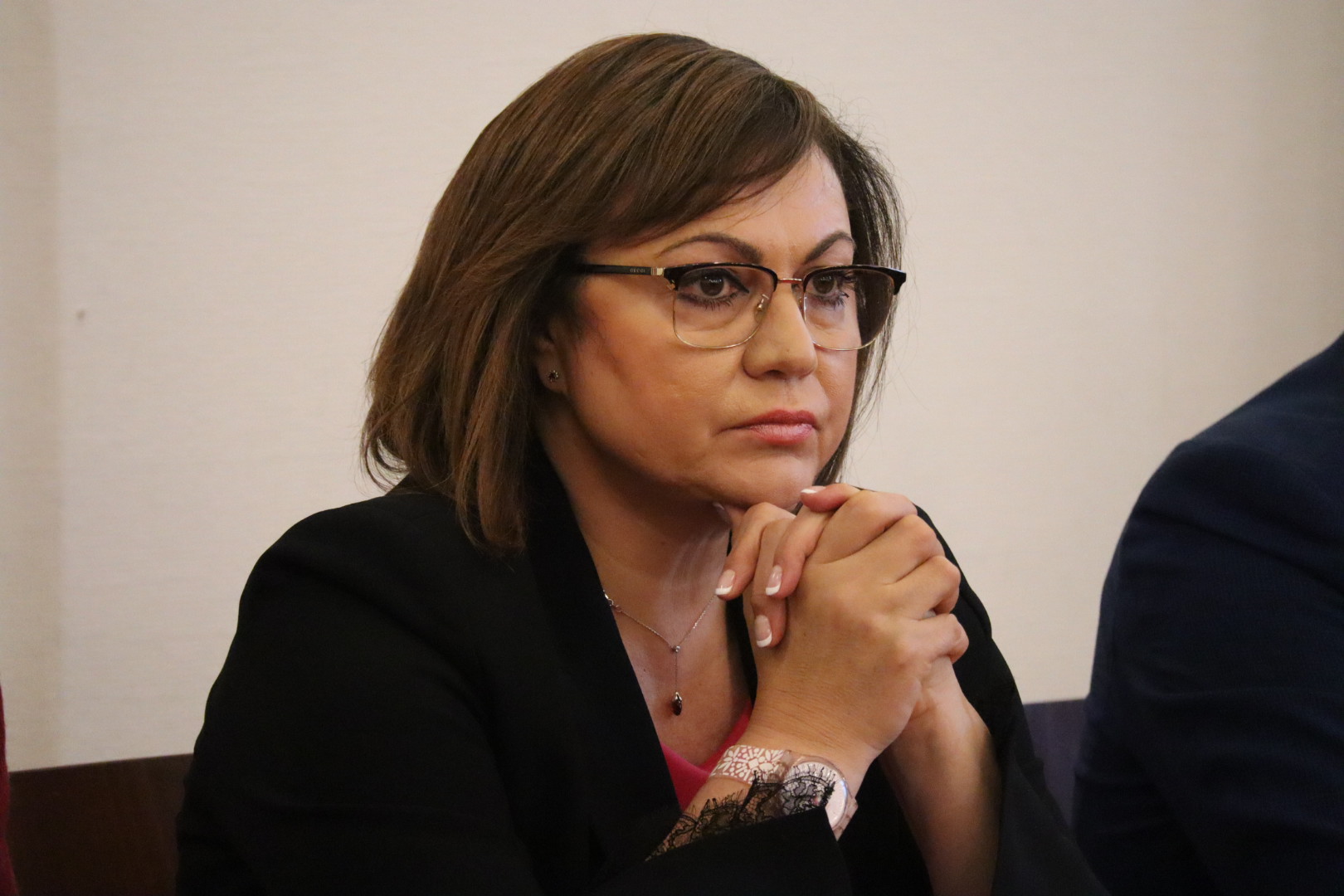 Нинова: Пожелавам да има мир
