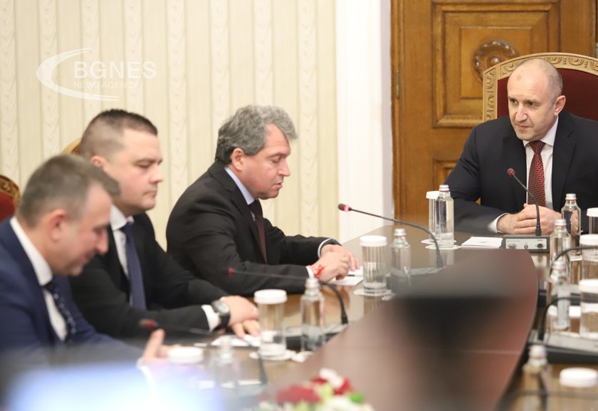 Радев връчва третия мандат на ИТН