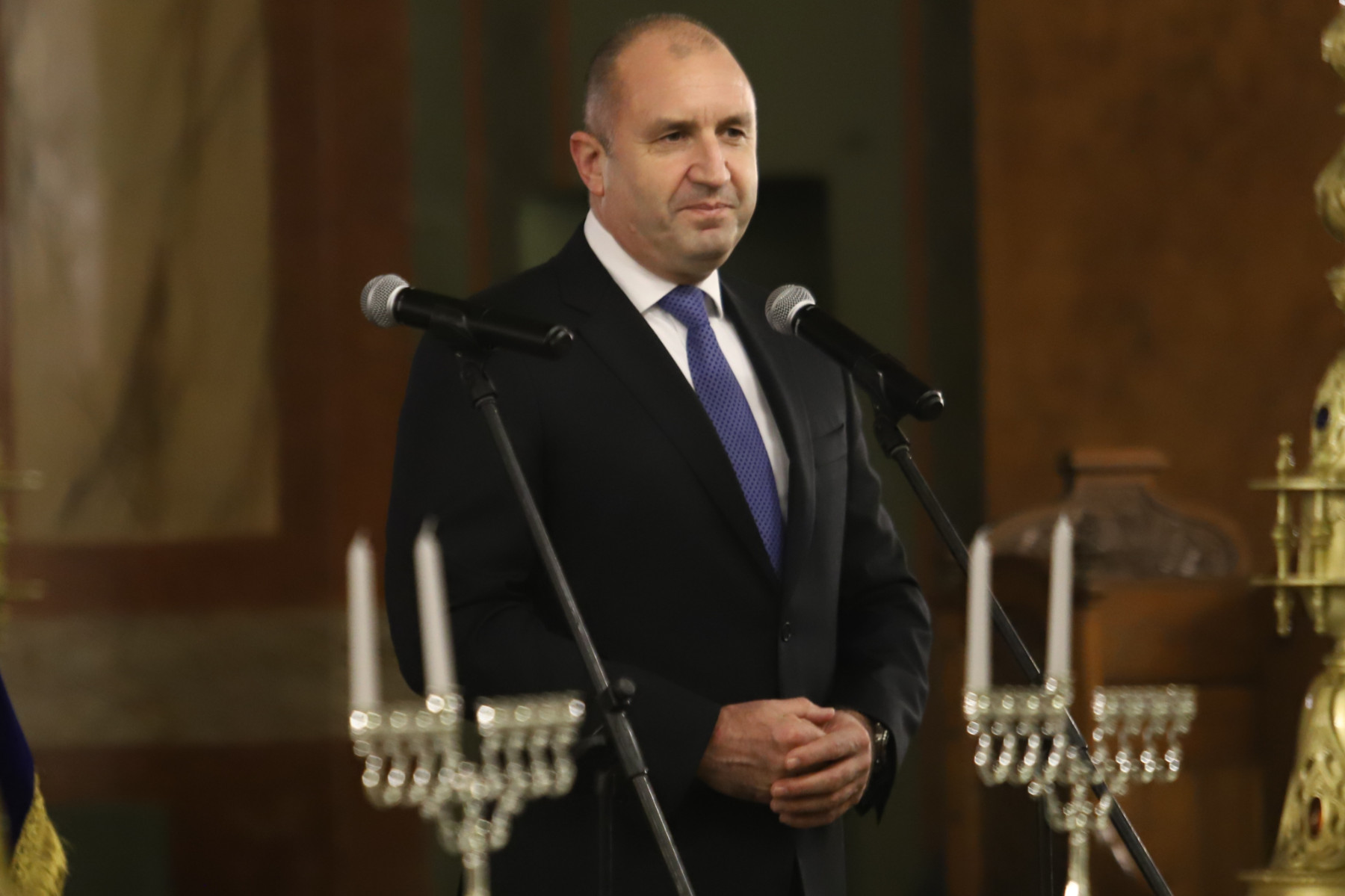 Румен Радев ще връчи мандата след Нова година