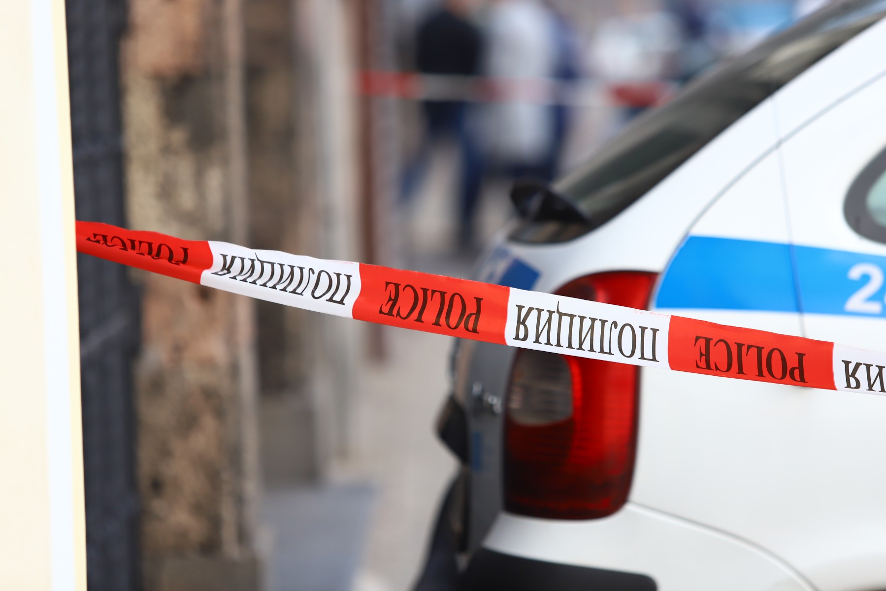 Двама полицаи пострадаха при зрелищна гонка в София