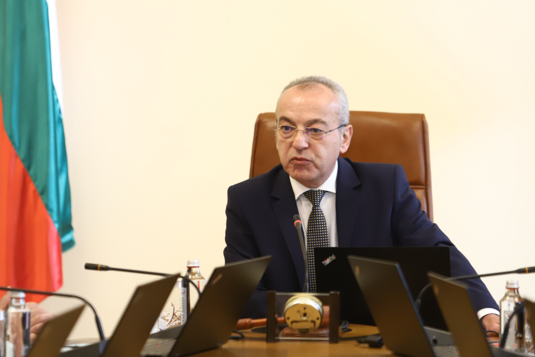 Донев: В нашето правителство няма артисти, а министри