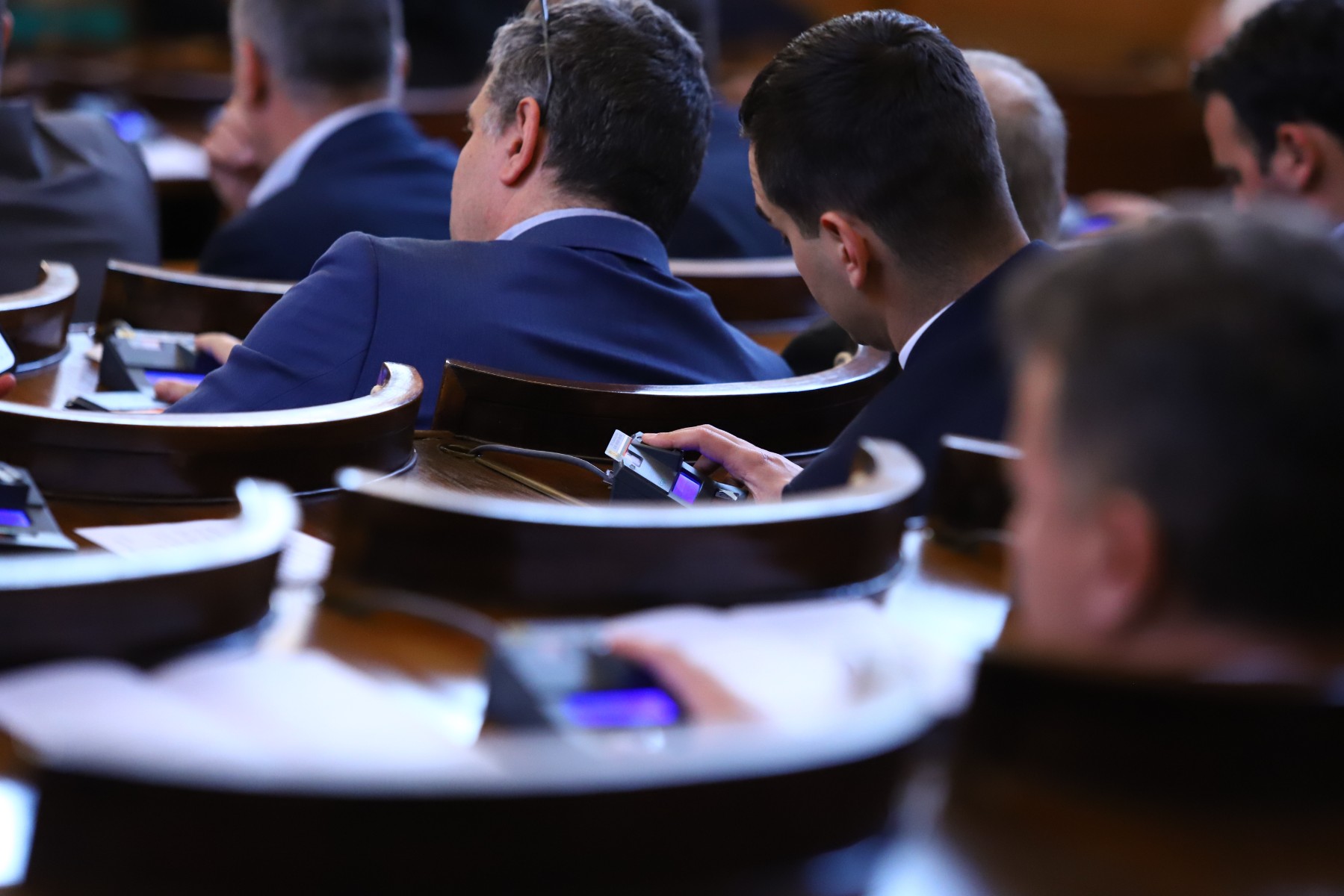 Парламентът отхвърли декларацията на Денков; в понеделник ПП връщат на Радев втория мандат неизпълнен