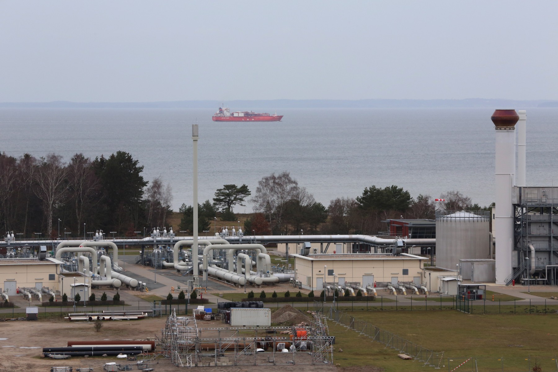Германия откри втори плаващ терминал за LNG
