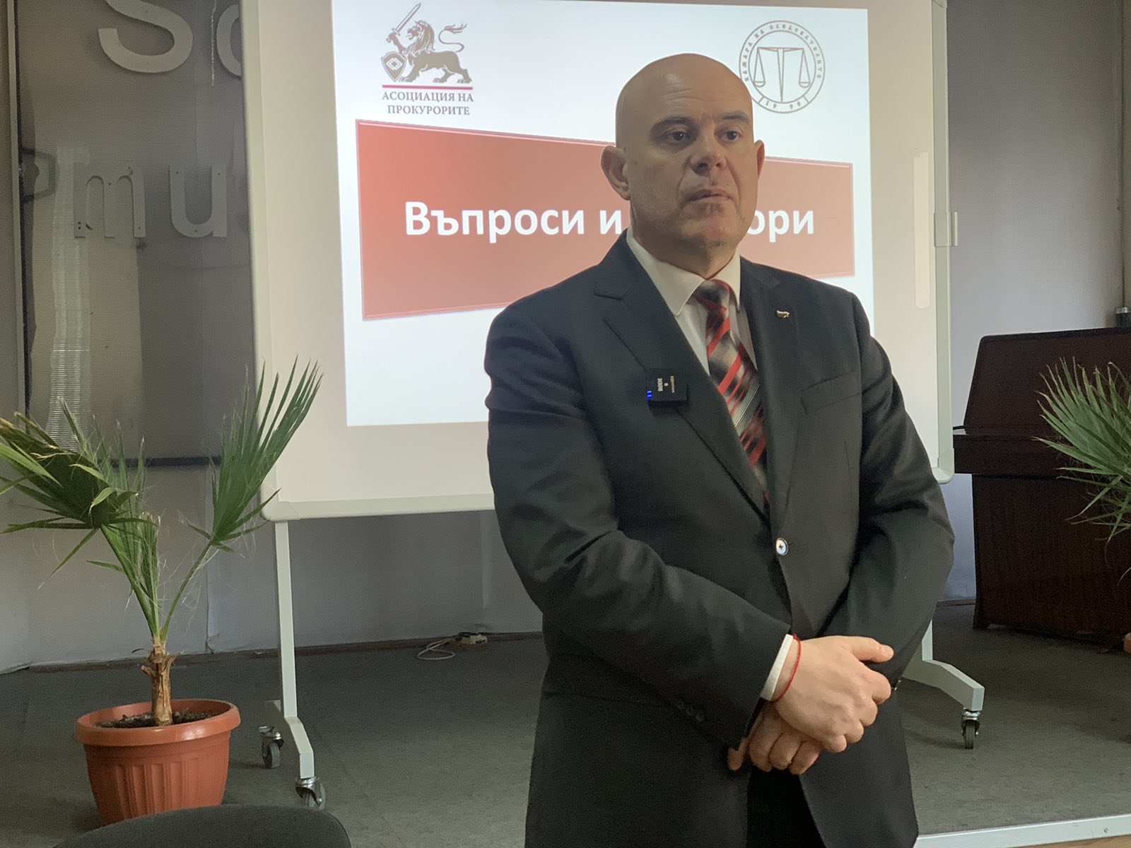 Гешев: България категорично няма нищо общо с взрива на Кримския мост