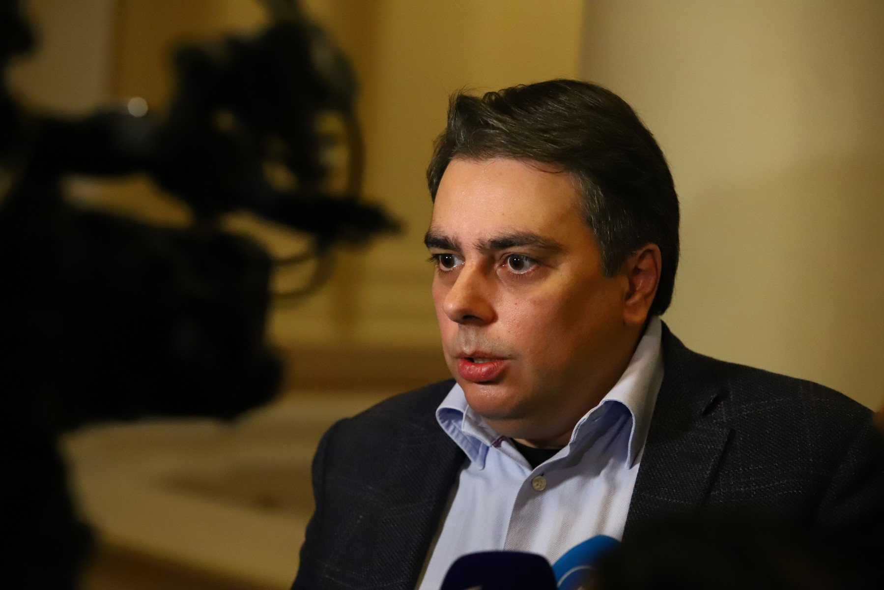 Василев: Ако искате да откраднете няколко милиарда от бюджет, трябва да кажете на хората, че е зле и е страшно