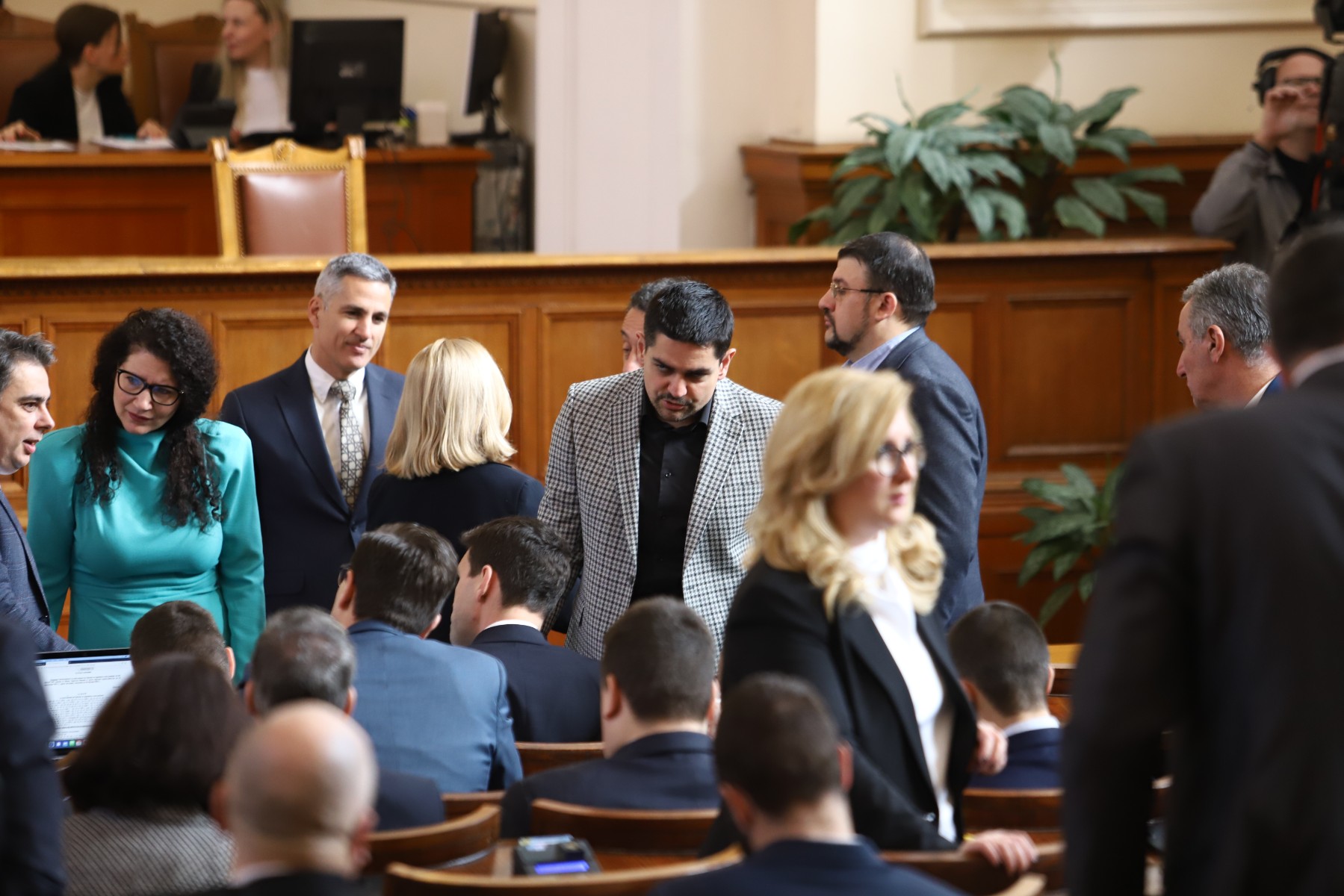 Депутатите възложиха на МС да изготви финансова програма за инвестиции в отбраната до 2032 г.