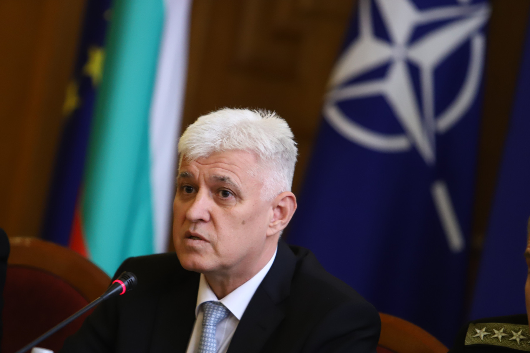Стоянов: Заради Петков пропуснахме възможността да сменим съветското оръжие със западно