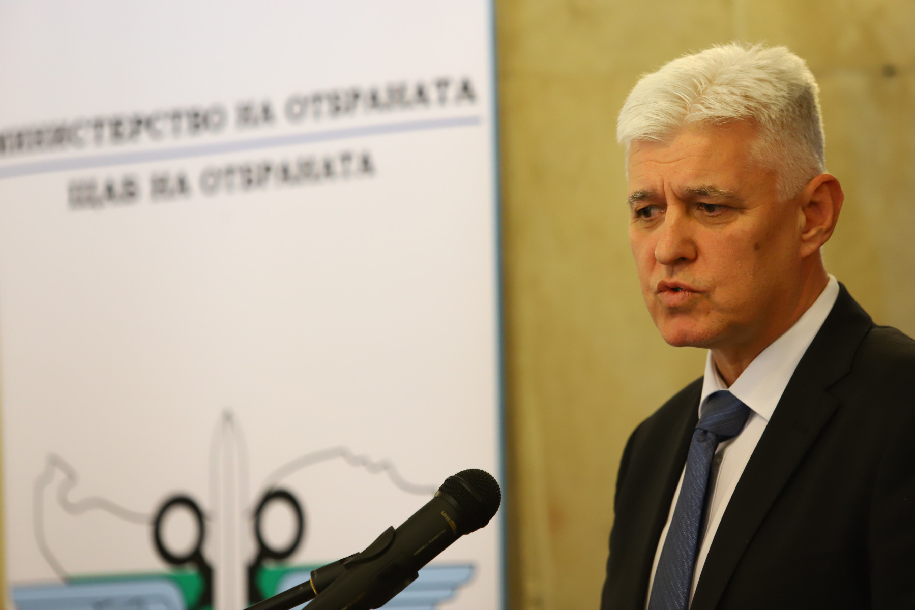 Димитър Стоянов: Няма как да предоставим боеприпаси на Украйна