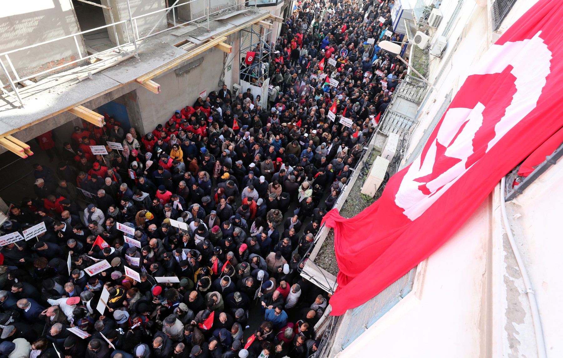 Масови протести в Тунис заради икономическите проблеми