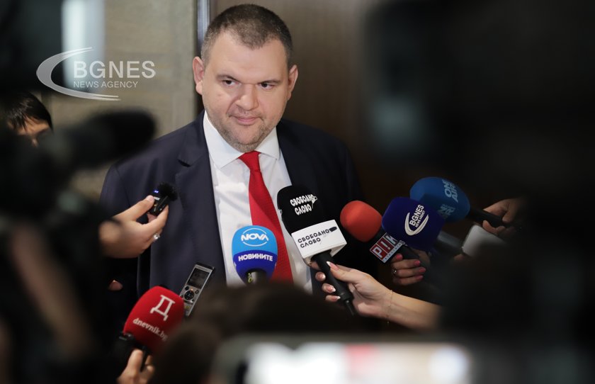 Пеевски вече е съпредседател на ПГ на ДПС