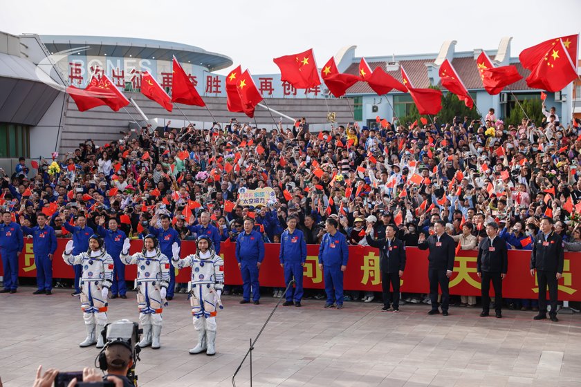 Китайската мисия Shenzhou-18 излетя към космическата станция "Тянгун"