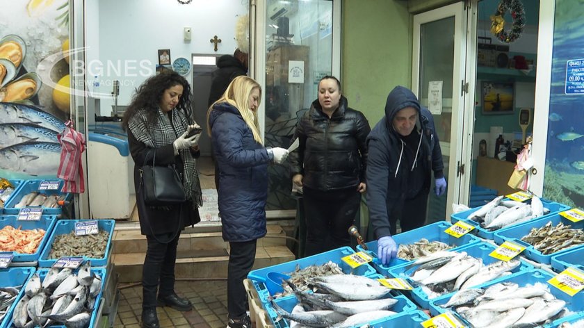 Агенцията по храните започна проверки на рибните тържища преди Никулден