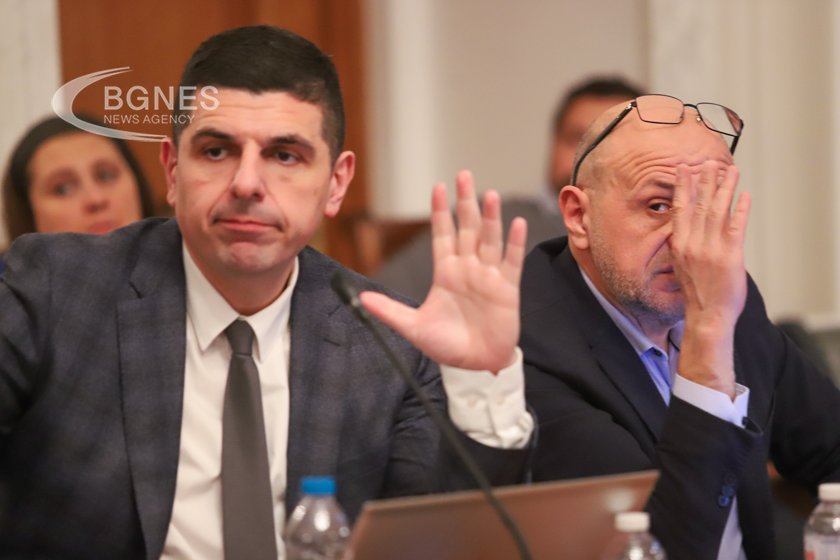 Комисията по отбрана в НС отхвърли ветото на Радев за предоставяне на БТР-и на Украйна