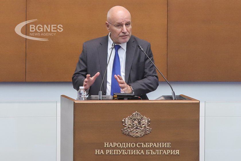Димитър Радев: Има риск от блокиране на влизането на България в еврозоната