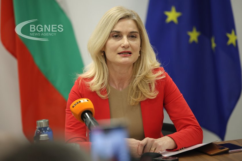 Динкова: Наемите на плажовете ще се провеждат чрез наддаване 
