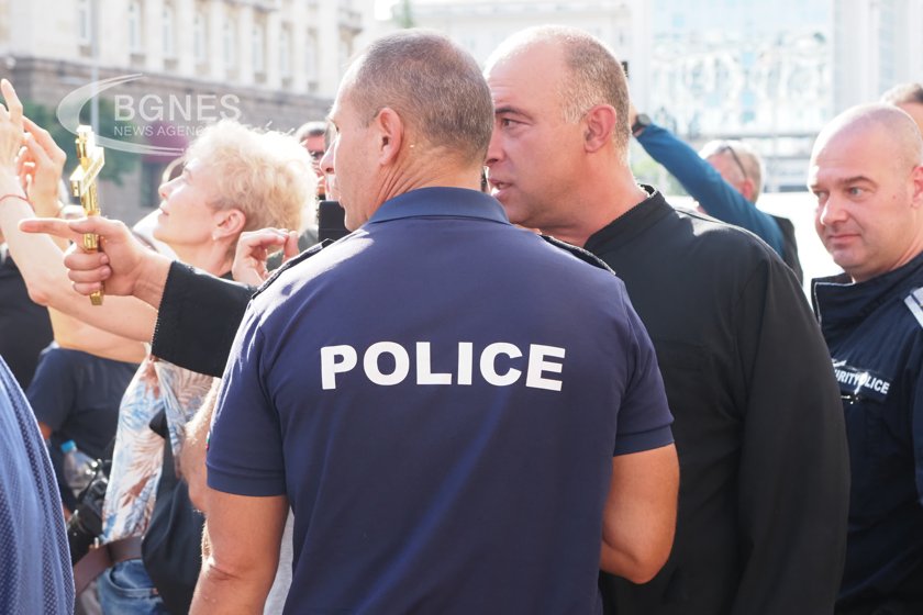 Служители на НСИ започват серия от протести