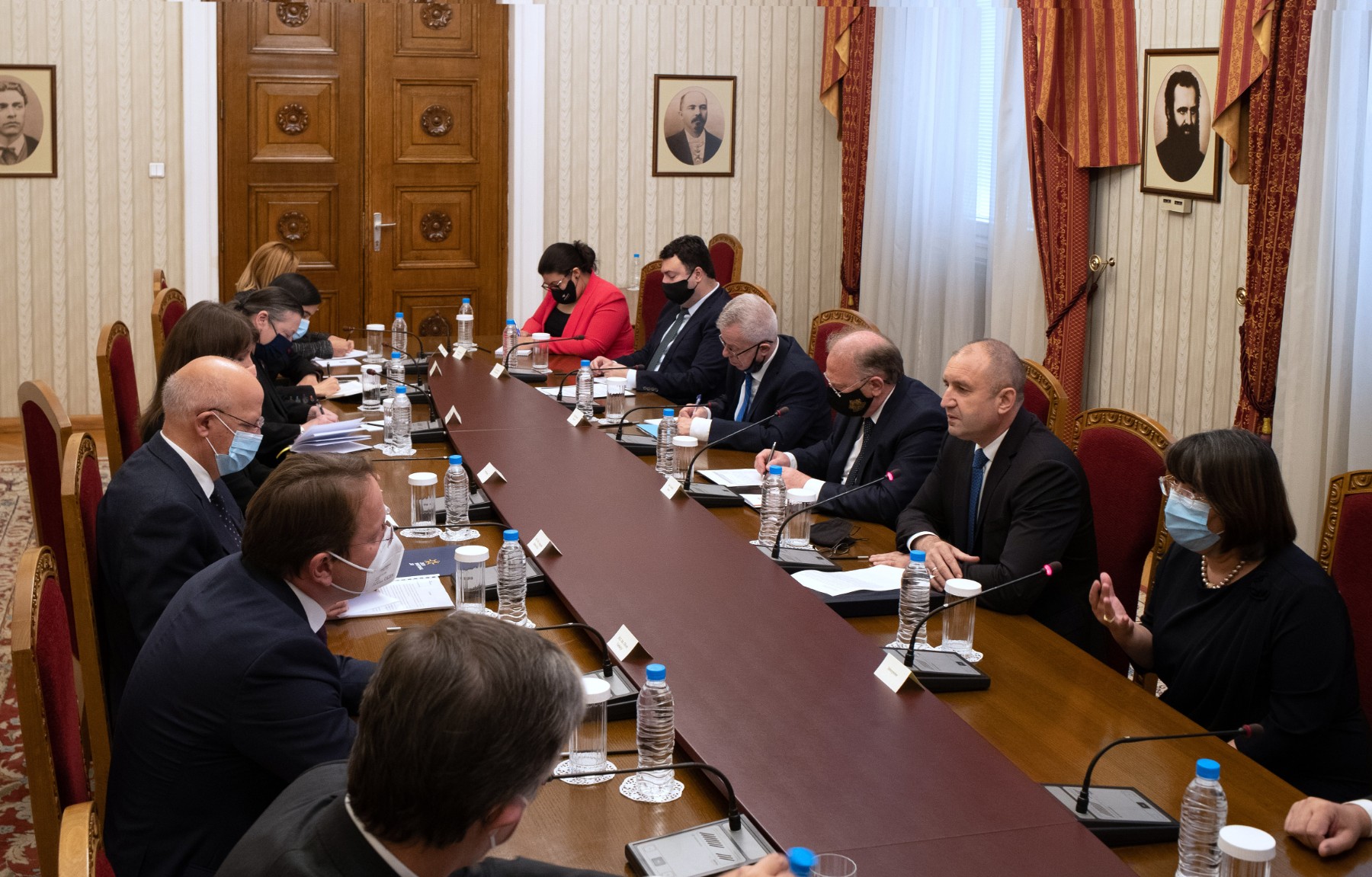 Радев: Разширяването на ЕС трябва да е основано на устойчиви резултати от добросъседските отношения