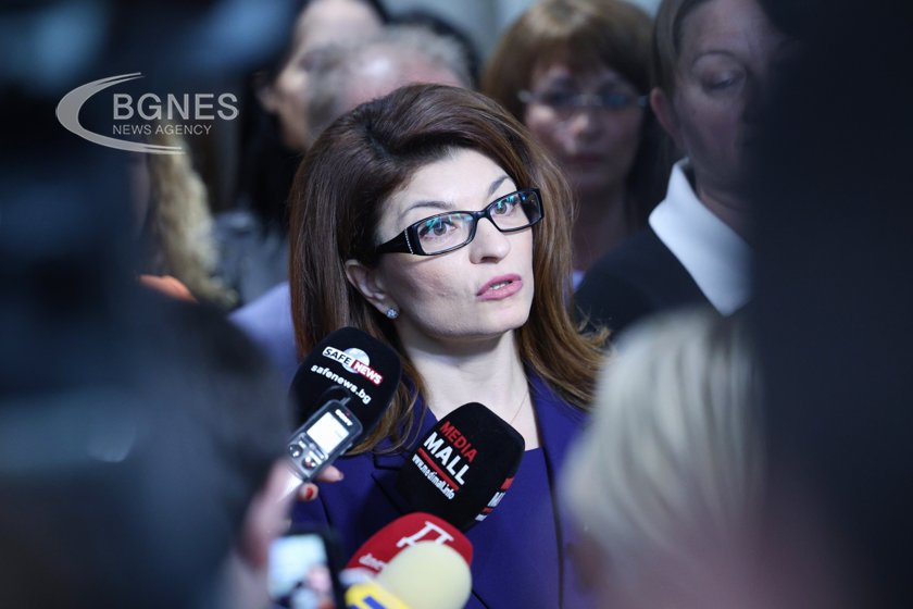 Десислава Атанасова: ДАНС трябва да сезира прокуратурата