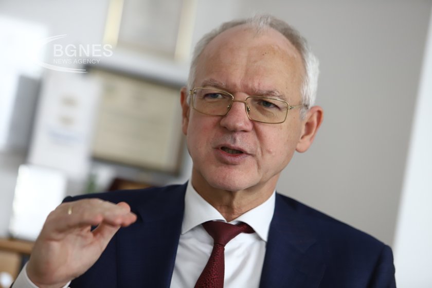 Велев: Стабилност на доходите, за да обърнем негативната демографска тенденция 