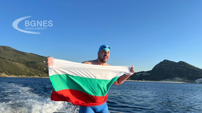 Петър Стойчев преплува и протока Гибралтар