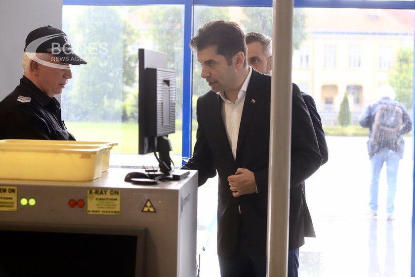 Петков: Радостин Василев е инструмент на службите