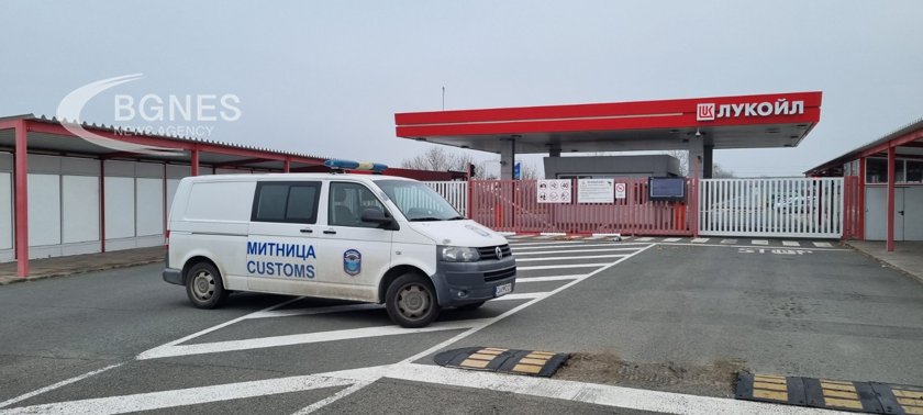 Масирани митнически проверки в данъчните складове на "Лукойл" в страната 