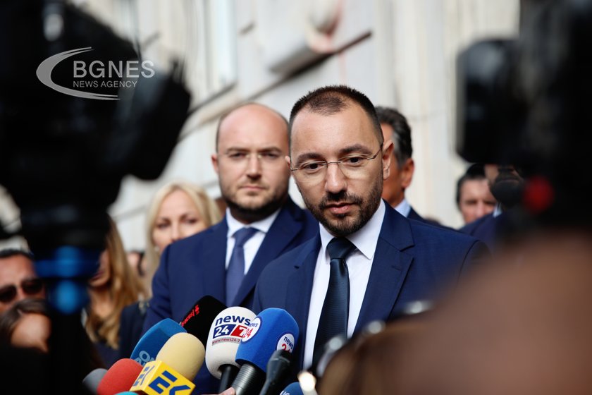 Хекимян: Донос срещу бонус не е промяна, а практика на ДС