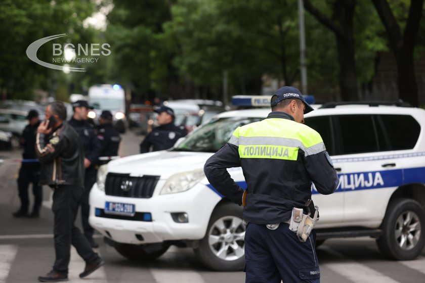 Ученик с пластмасов пистолет предизвика паника в сръбско училище
