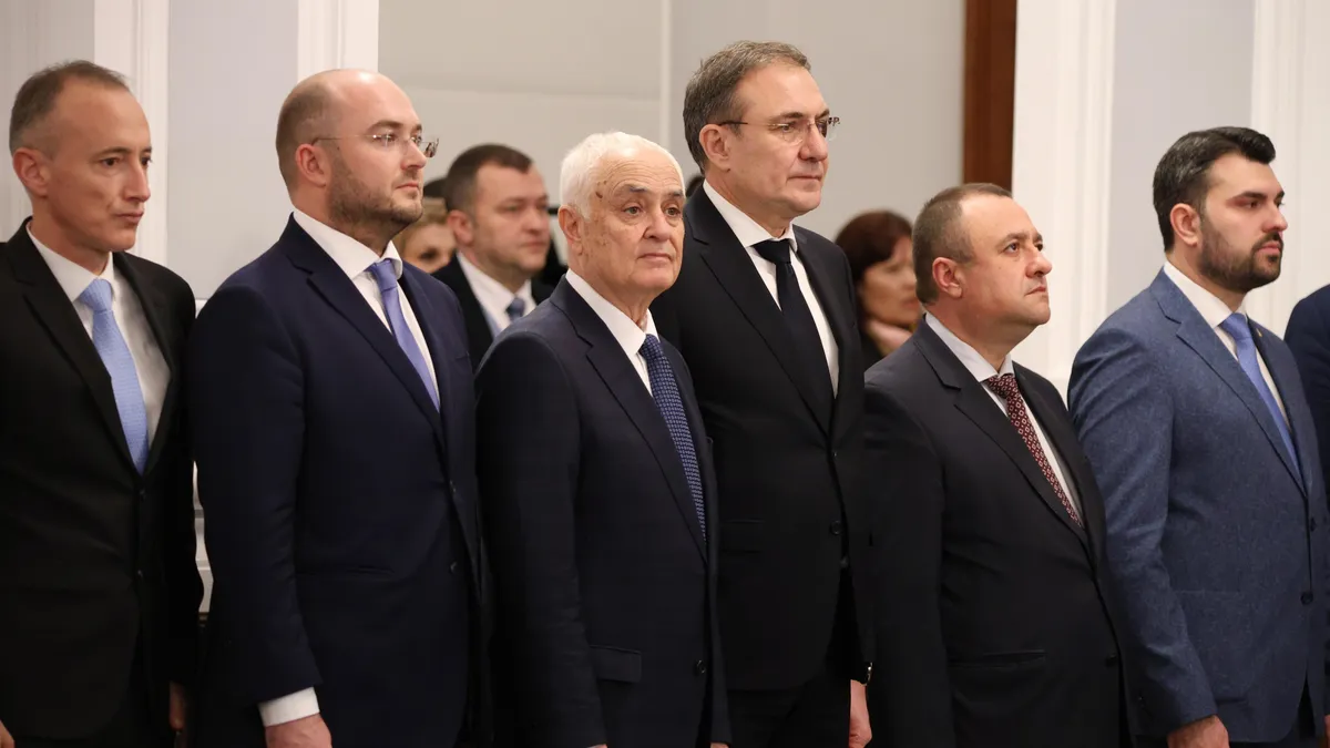 Агенция "Мяра": Над 37% от българите приемат правителството "Желязков"