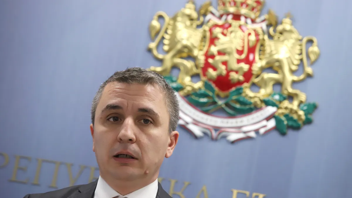 Александър Николов: През последните 20 г. всичко, което е в полза на България, се бави 