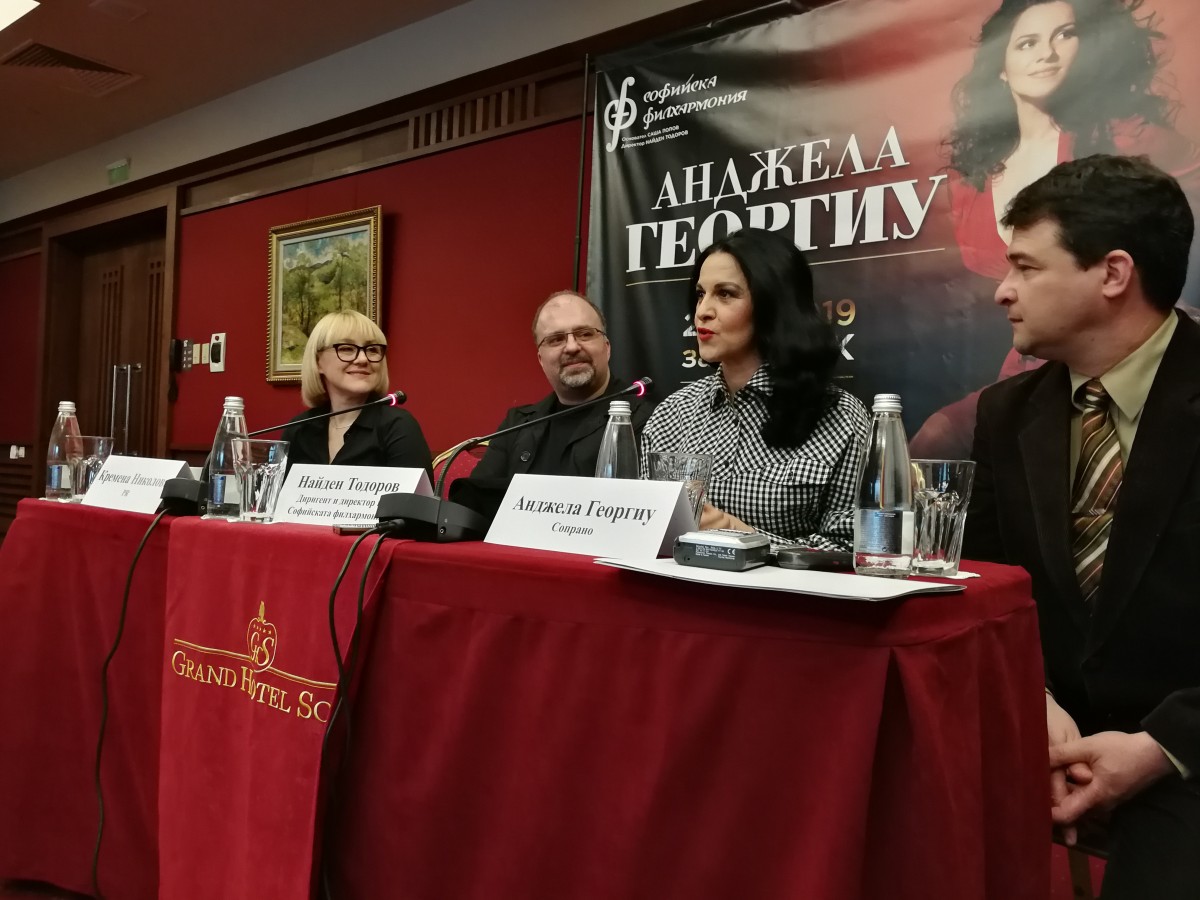 Анджела Георгиу: От 6-годишна зная, че мога да пея и това е пътят ми