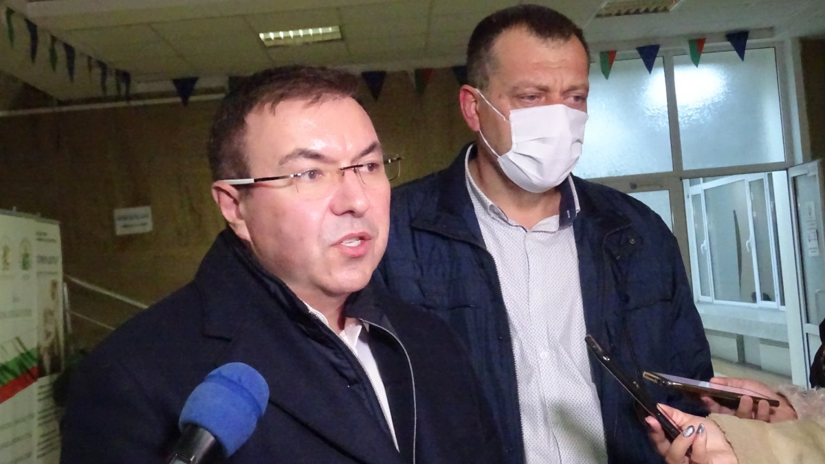Ангелов: Ваксината ще дойде не по-рано от началото на 2021 г.
