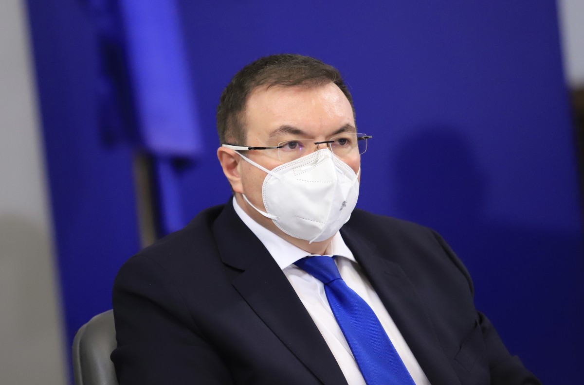Ангелов издаде три заповеди във връзка с разхлабването на част от мерките