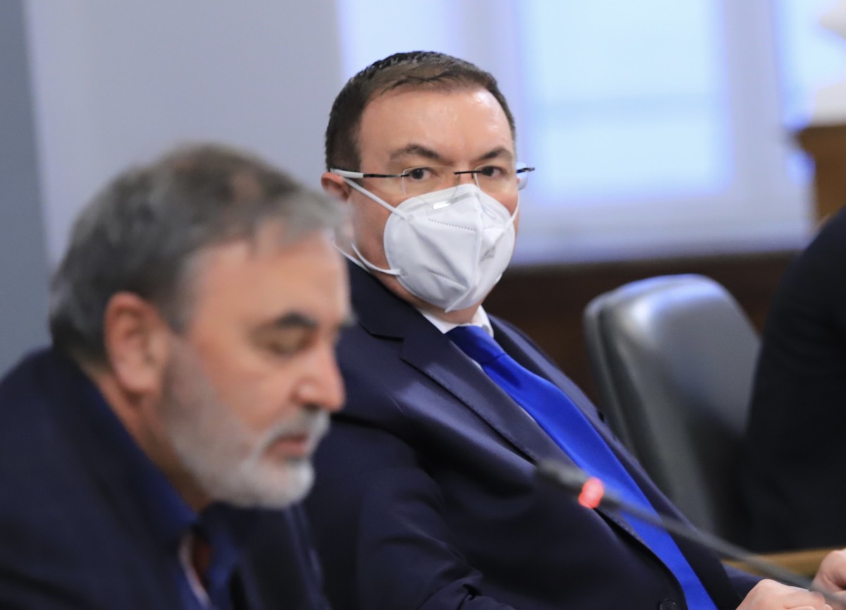 Ангелов: Ще се уверя, че сроковете за ваксините ще бъдат спазени