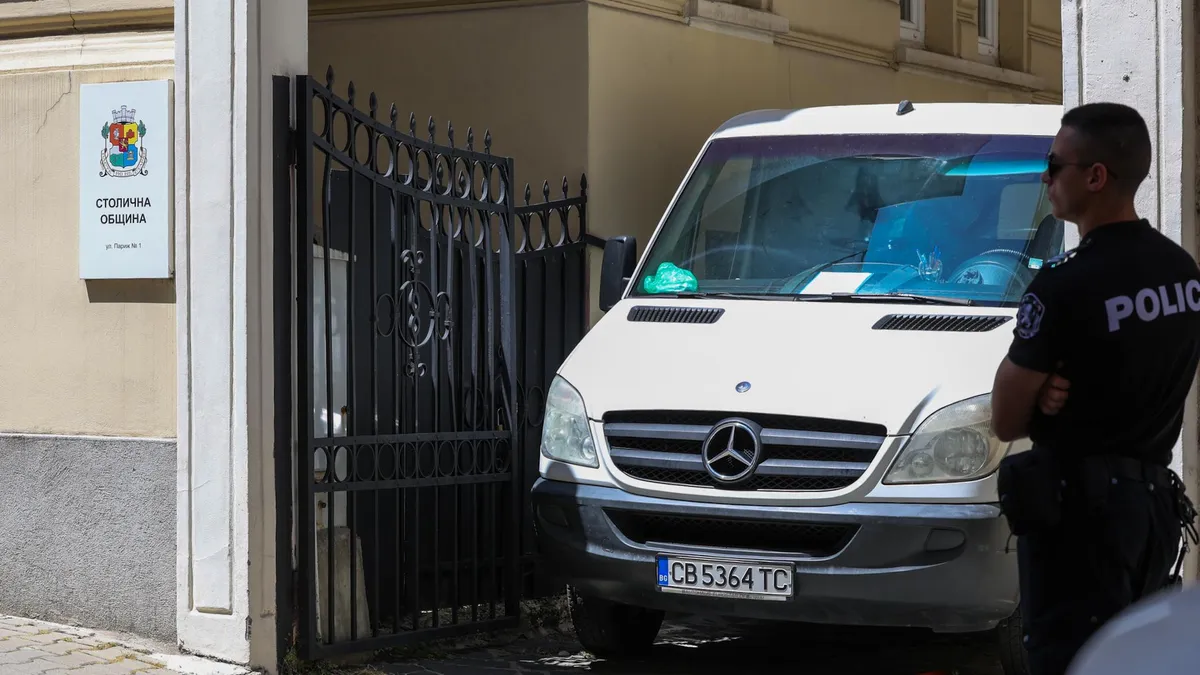 Антикорупционната комисия влезе в кабинета на зам.-кмета на София Никола Барбутов
