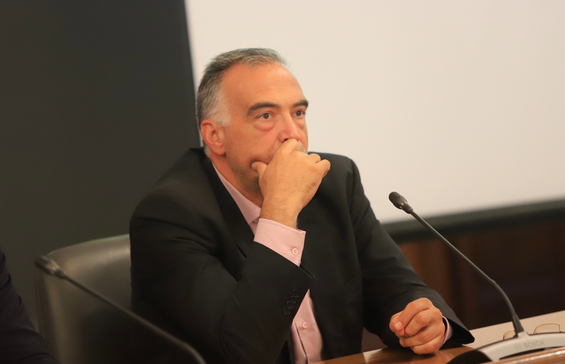 Антон Кутев: Незабавно отстраняване на неморалната Нинова