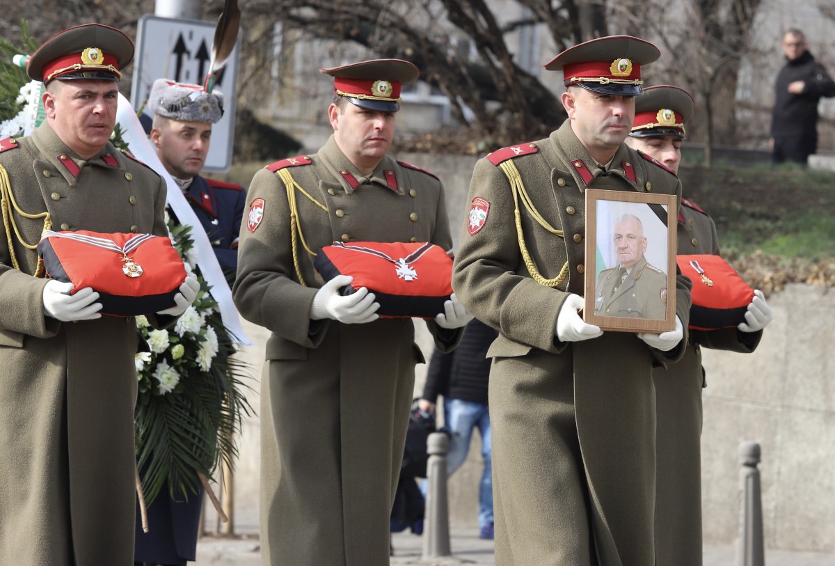 Армията се прости с началника на отбраната ген. Андрей Боцев