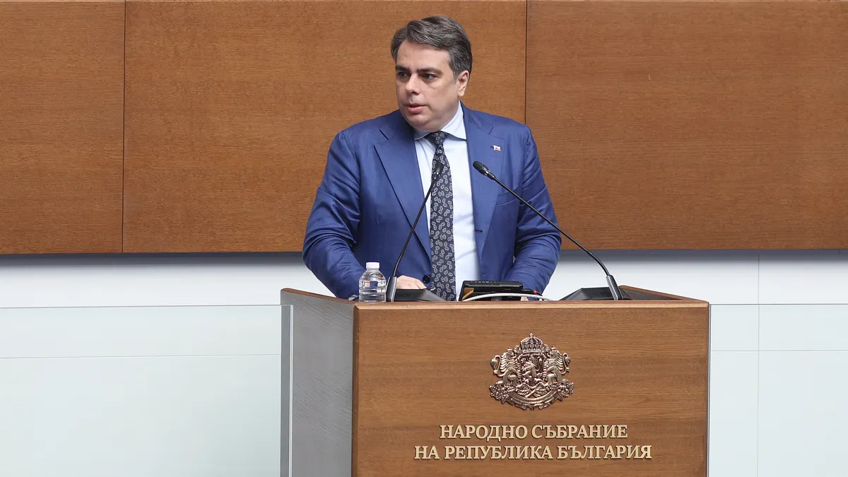 Асен Василев: Делян Пеевски е минало свършено