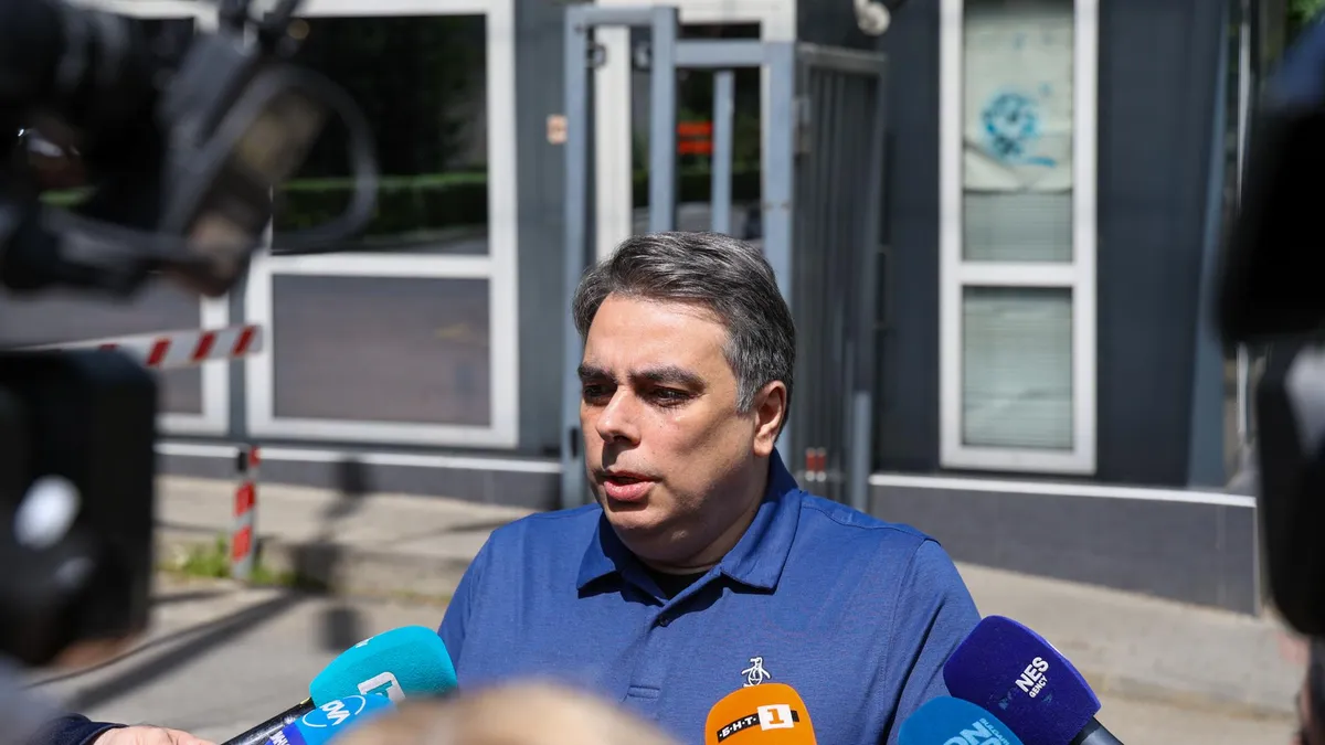 Асен Василев: Външни одитори да проверят как се харчат парите в градския транспорт на София