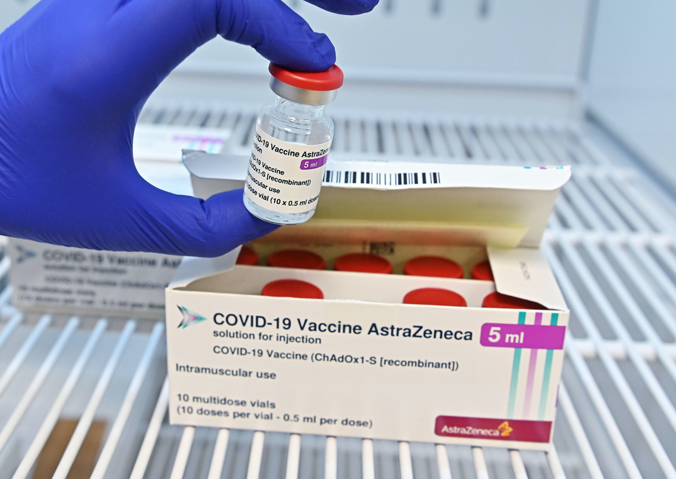 Ваксината на AstraZeneca е преименувана на Vaxzevria