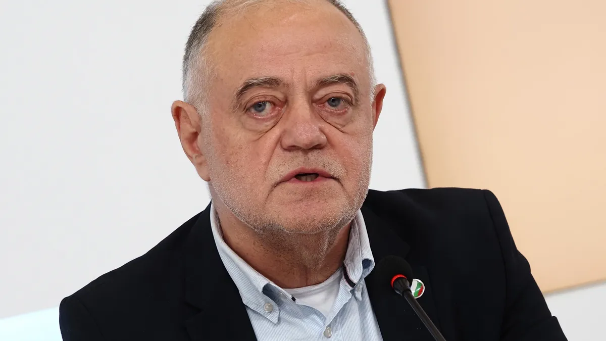 Атанас Атанасов получи доверие и остава председател, ДСБ - част от ПП-ДБ