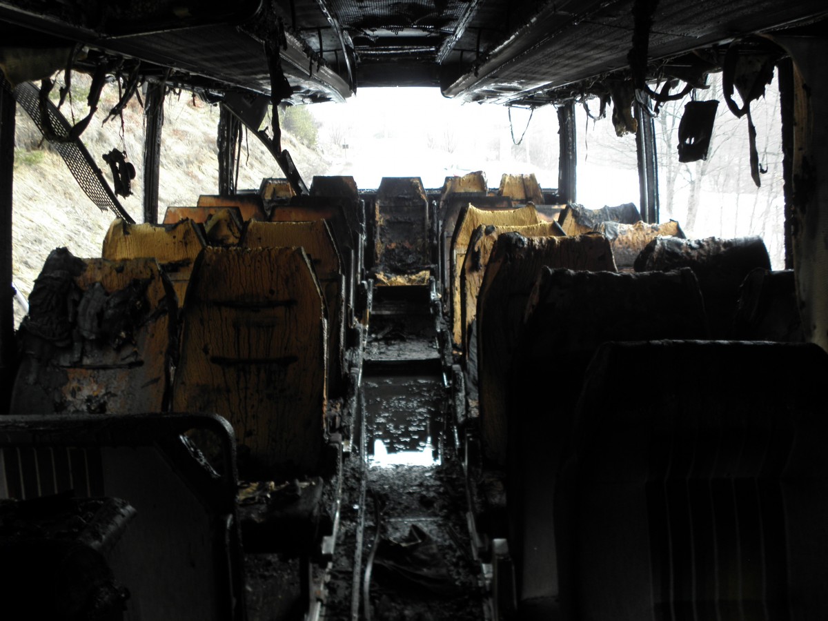 Автобус с 51 пътници се запали в движение край село Маринка