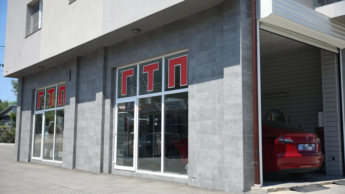 Автомобилите с неизправности, свързани с отработените газове няма да се спират от движение