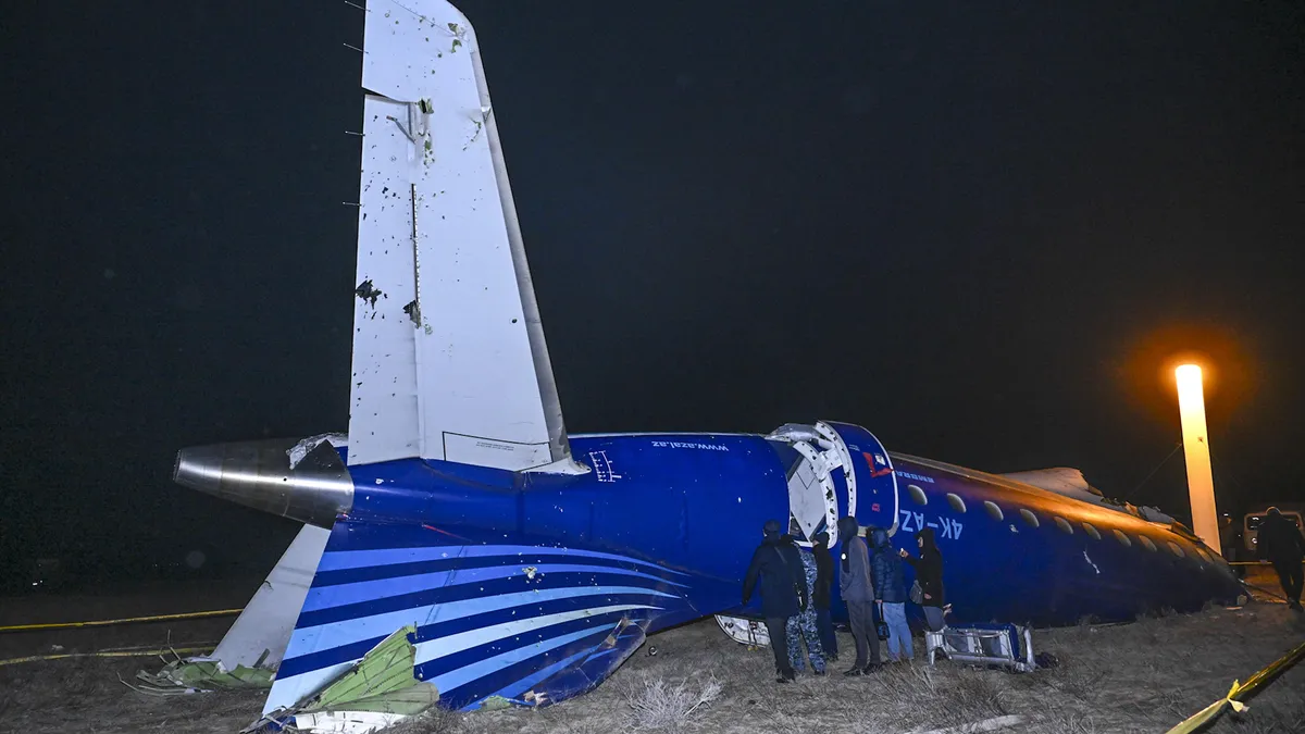 Azerbaijan Airlines спира полетите до 7 руски града