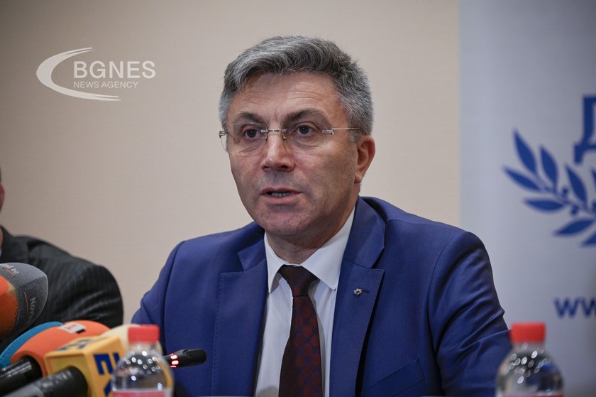Мустафа Карадайъ е подал оставка като председател на ДПС