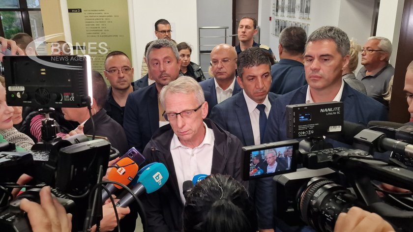 Денков: Водата в Царево не е годна за пиене