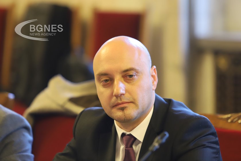 Славов: Започналата процедура по механизма за разследване на главния прокурор не може да спре