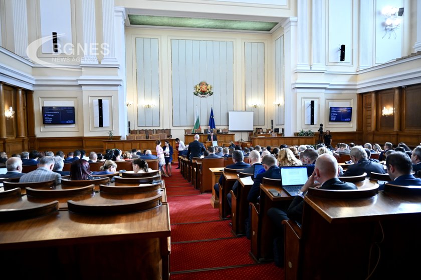 На първо четене: Подуправителят на НЗОК ще управлява касата до избор на управител