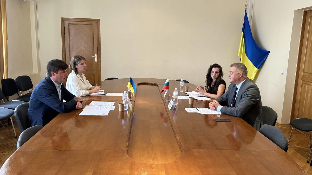 Българският посланик Николай Ненчев в Киев улесни транзита на украински земеделски продукти
