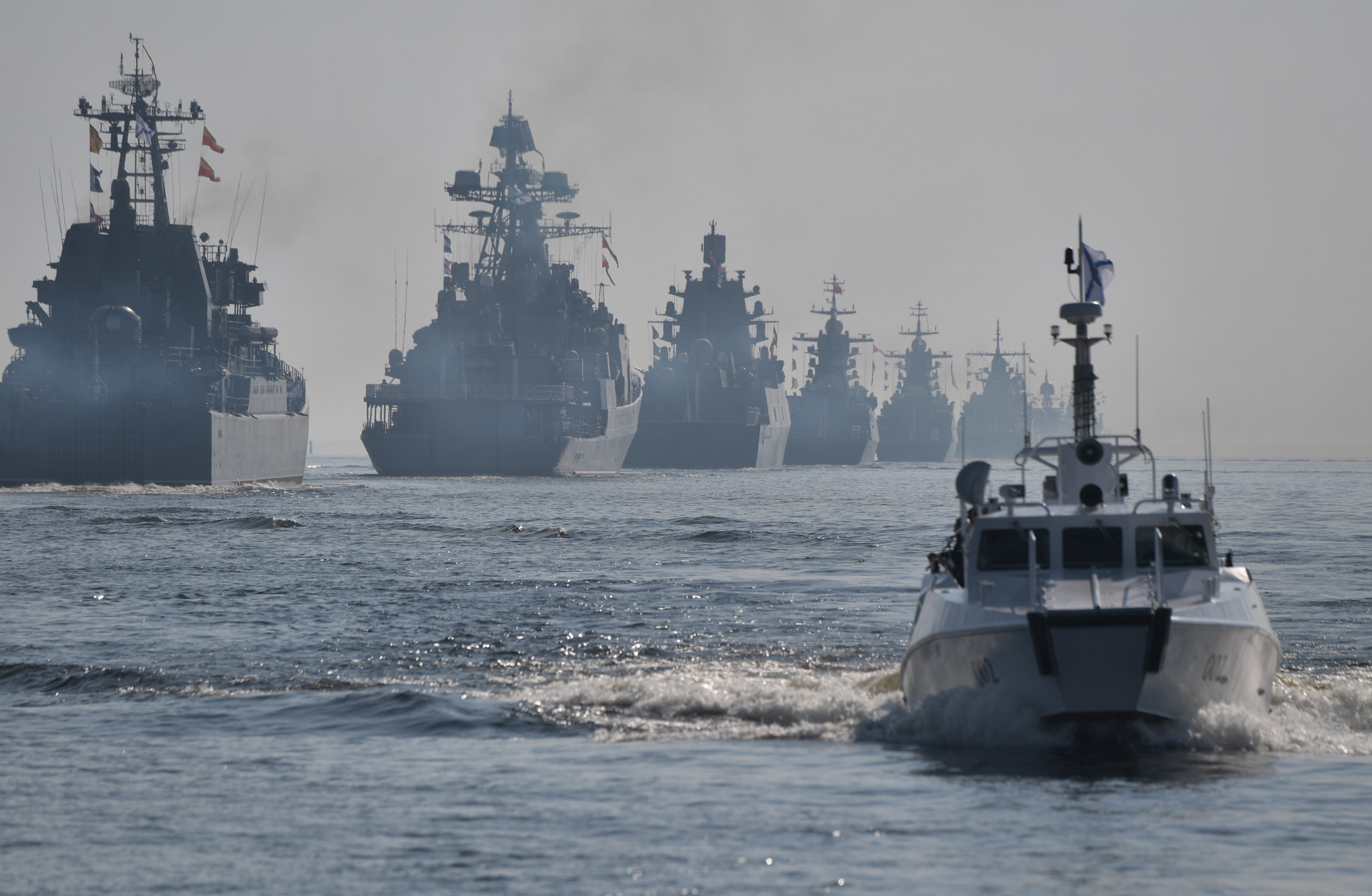 Москва прати корабите на Балтийския флот в Черно море